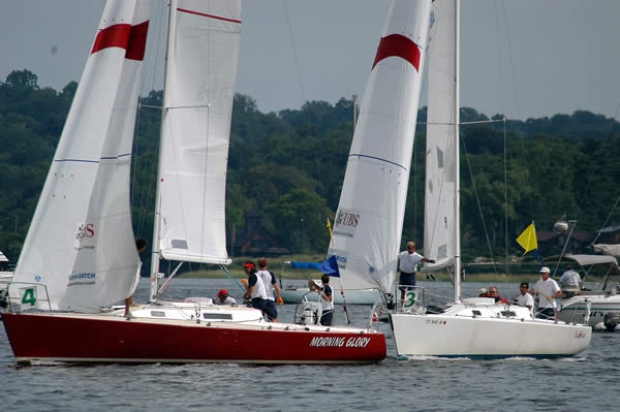 Matteo Simoncelli (ITA) beats out Terry McLaughlin (CAN) at the start and goes on to win the match on day two of the 2005 Knickerbocker Cup.
