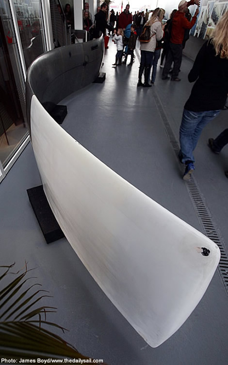 Alinghi 5's original S shaped foil